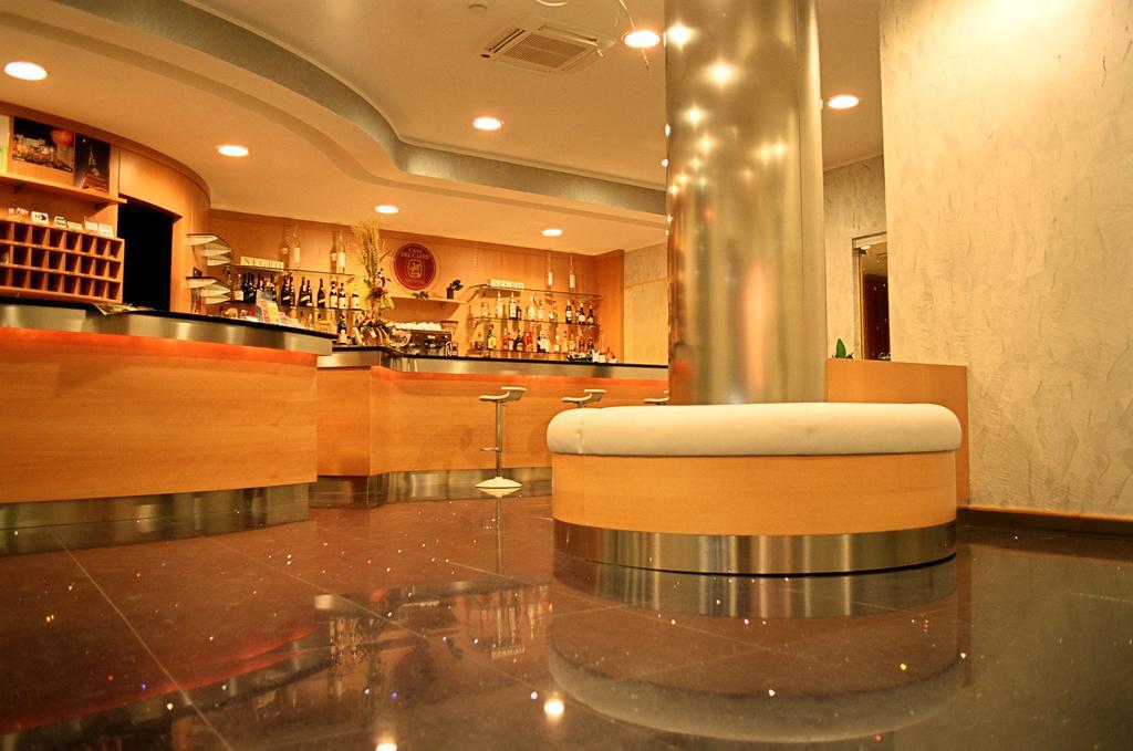 Hotel Italia Карманьола Экстерьер фото